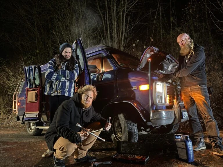 BEEHOOVER (Sludge/Doom) // VAN GROOVER (Stoner Rock)